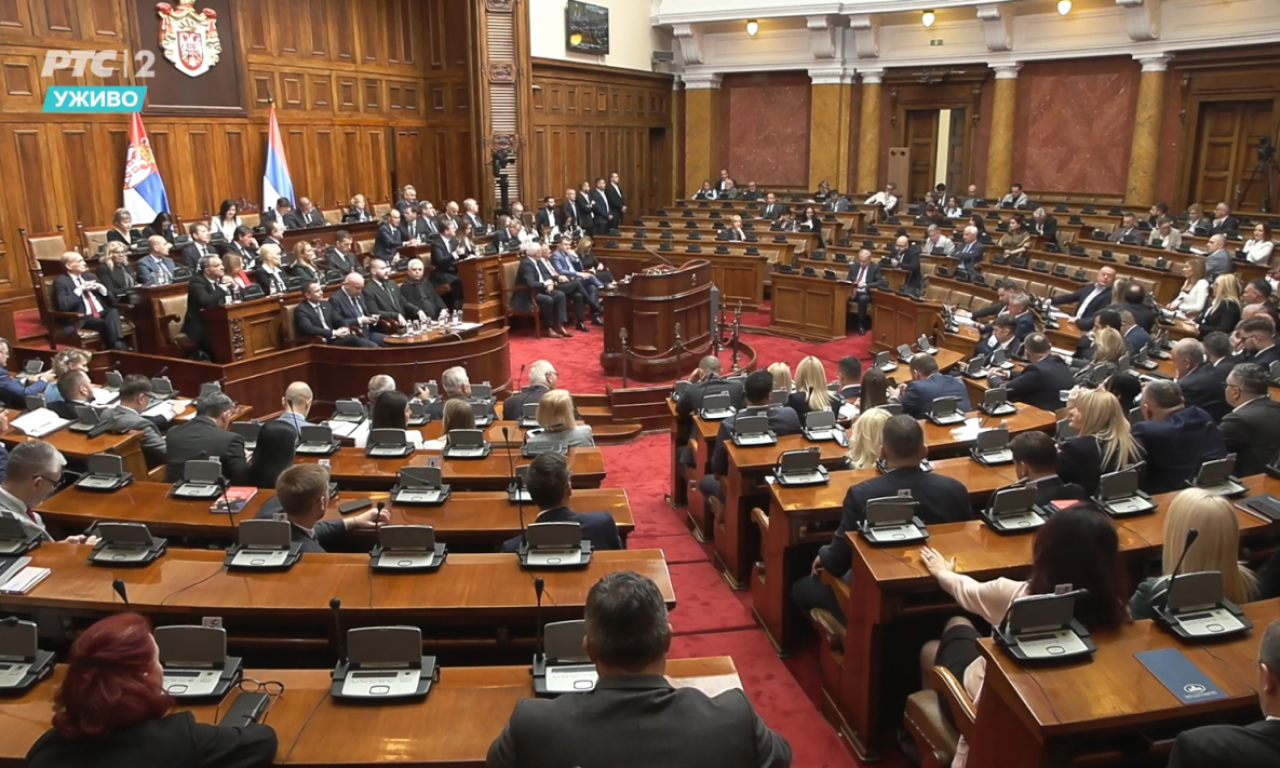 POSLANICI SKUPŠTINE NASTAVLJAJU RASPRAVU O NOVOJ VLADI (VIDEO)